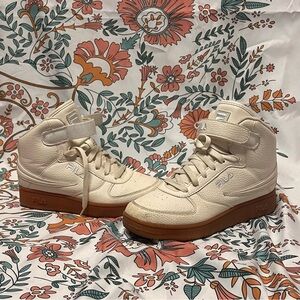 2 bundle deal woman’s FIia high-top sneakers- size 7